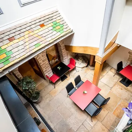 Aparthotel La Maison De Maurice Beaune (Cote d'Or)